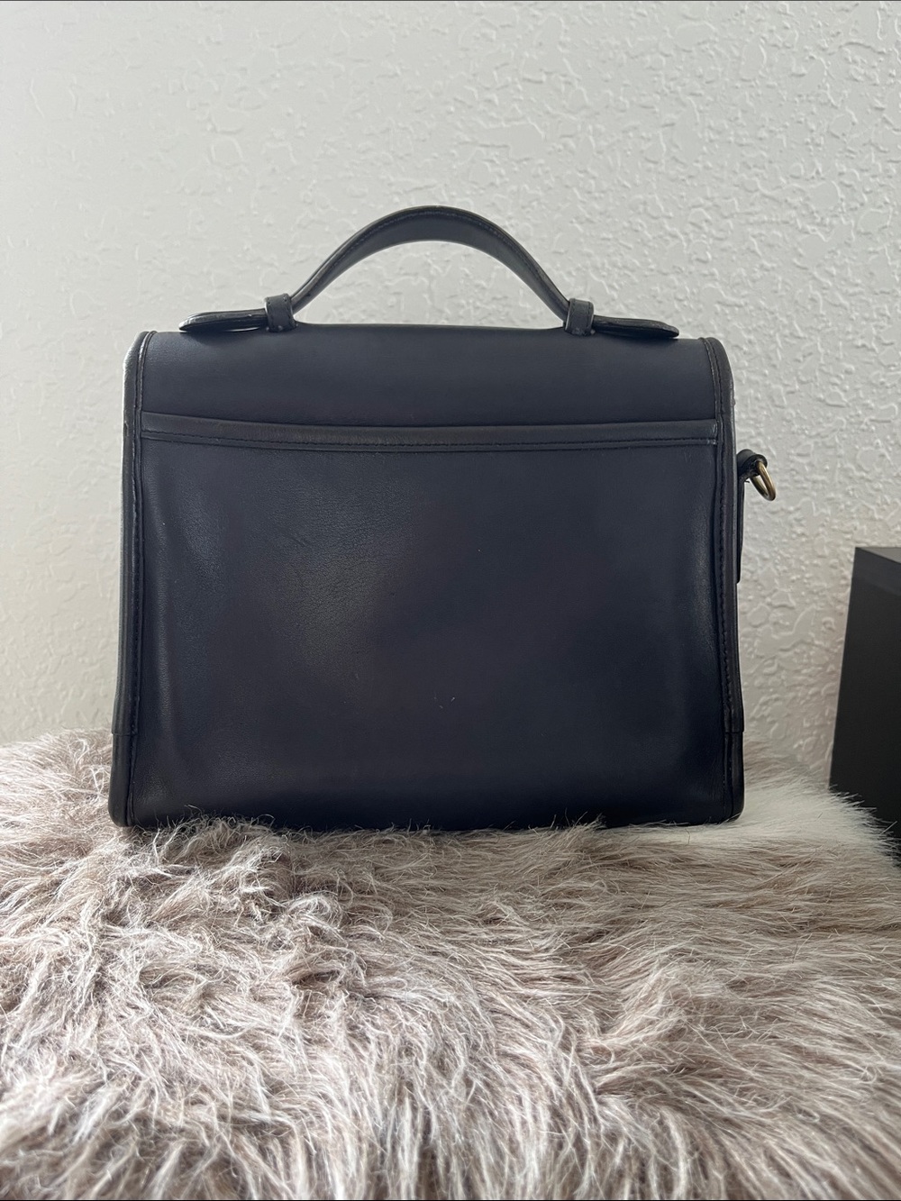 Vintage Coach 9870 Court Bag in Navy Blue - Picture 2 of 15